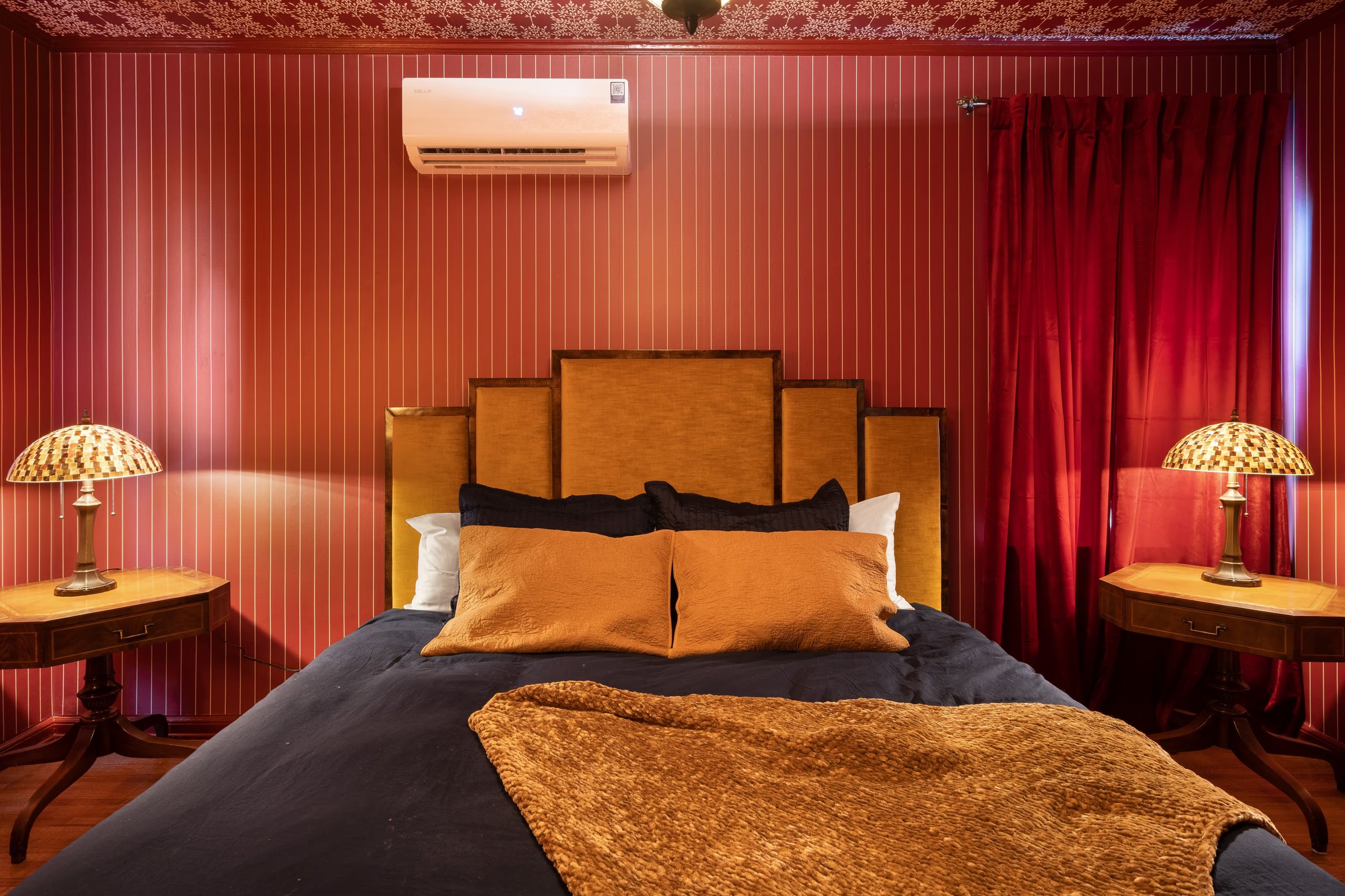 Guest Room, Magic Castle Residency