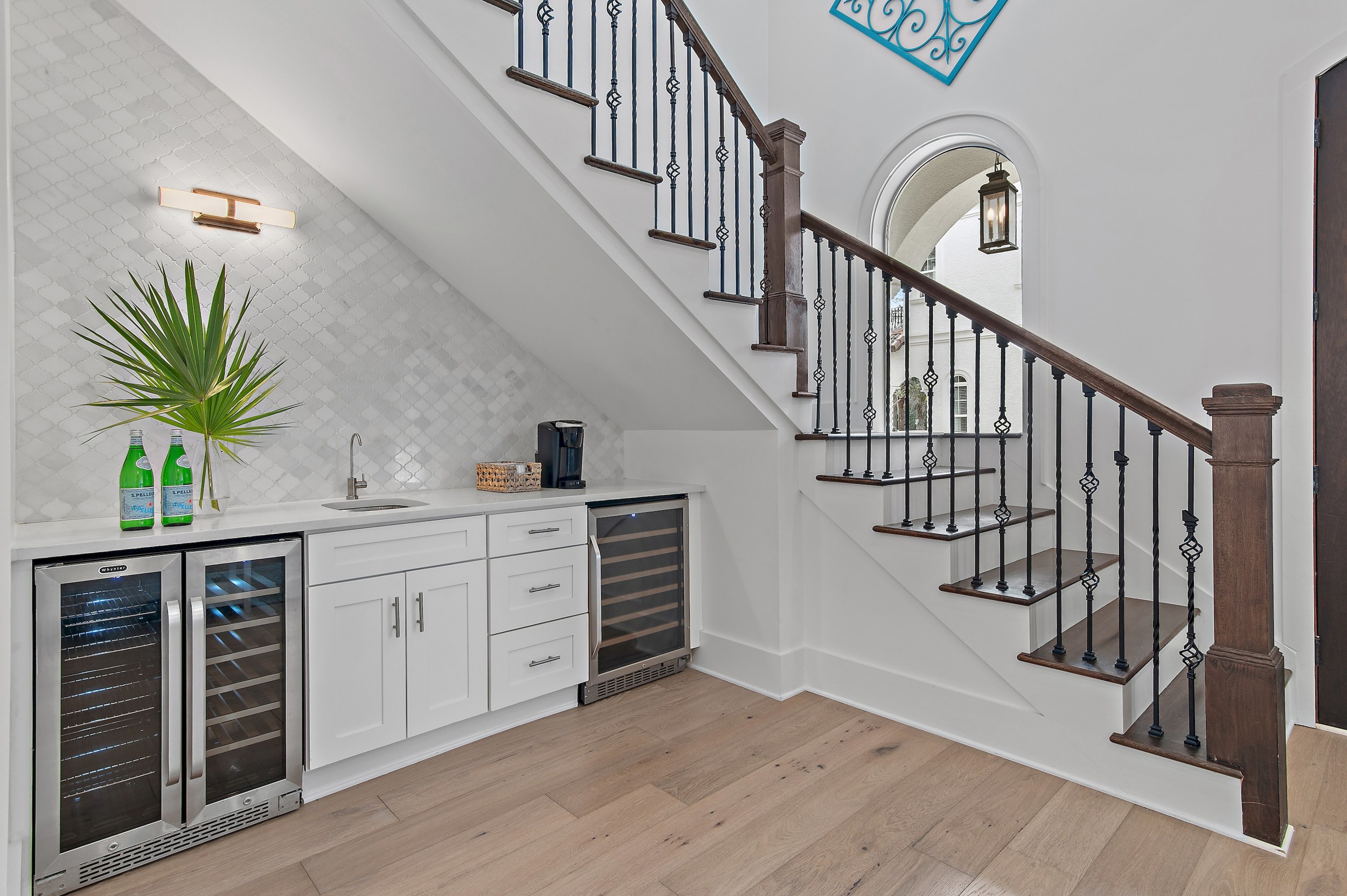 Bar and Staircase, Palmeira Retreat