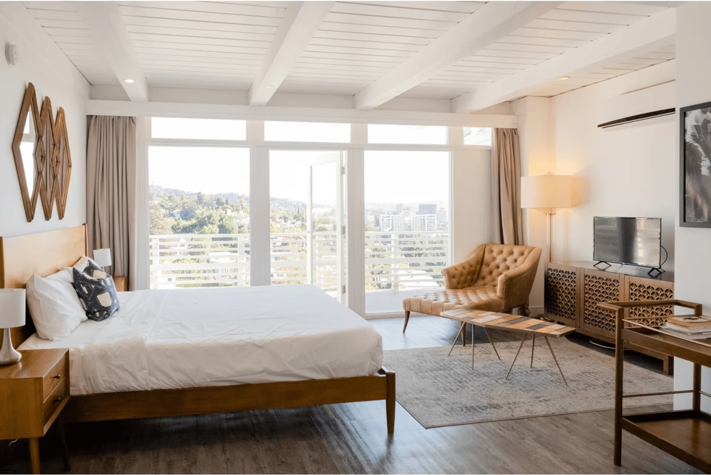 Guest Room, Hollywood Hills Hotel