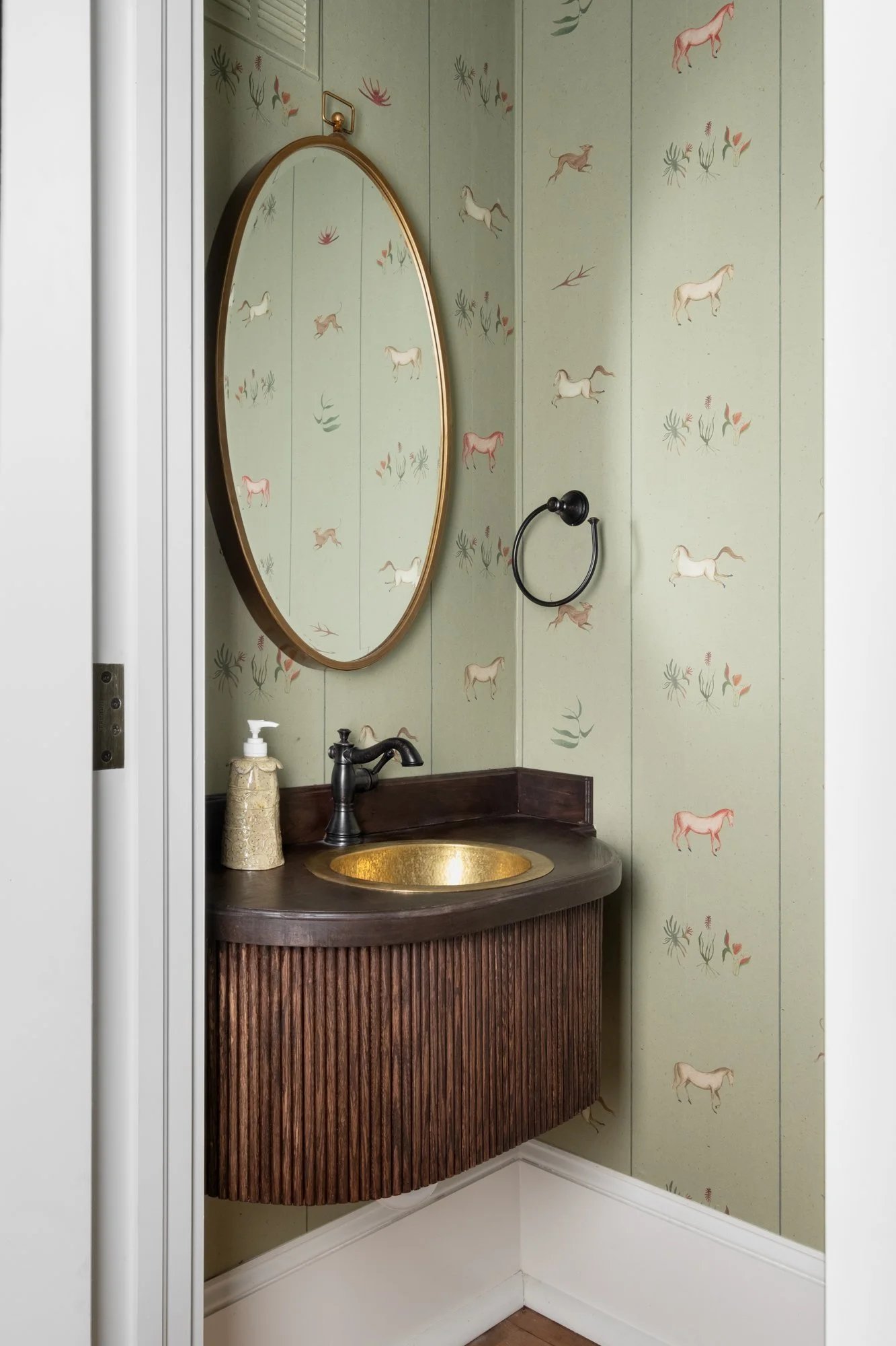Powder Room, 7th and Dock