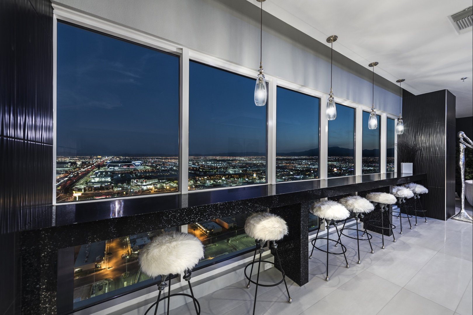 Bar and Lounge, Panorama Towers Penthouse