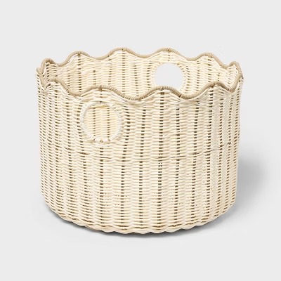 Scalloped Rattan Basket, Large